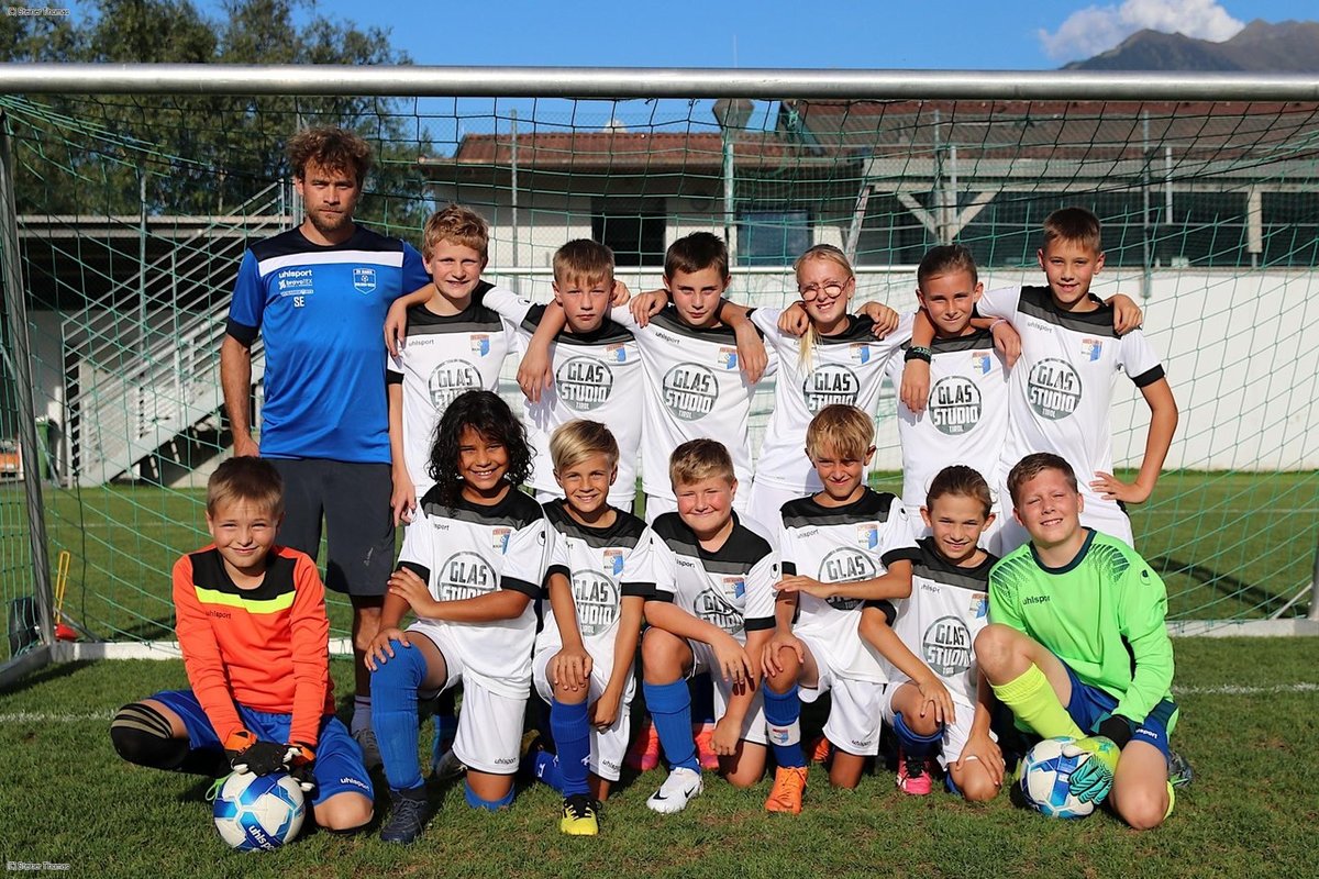 U12